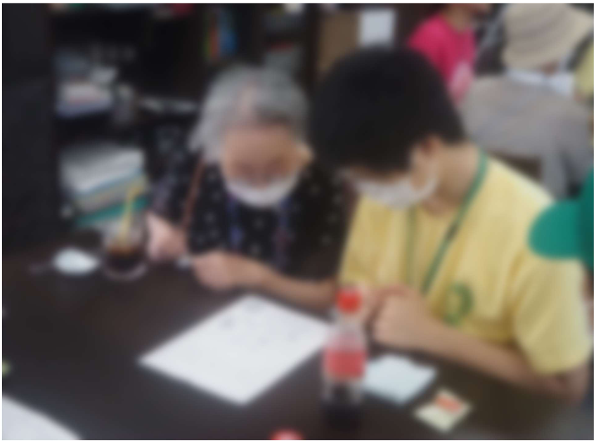 よさこい踊り後には、住民のみなさんと、お茶を飲みながら交流